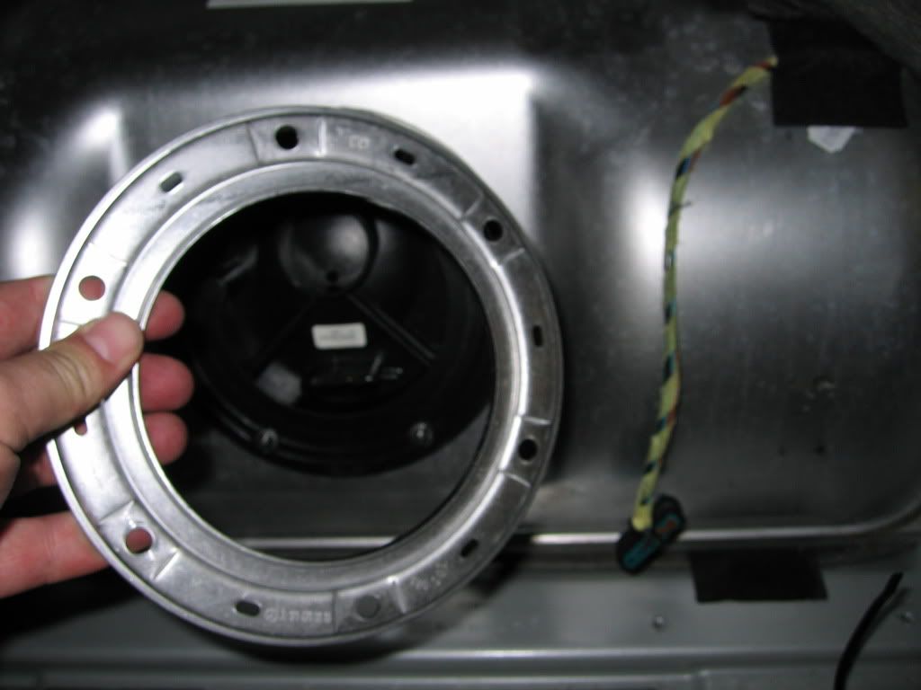 Let me share some step by step pictures to complement this tread: