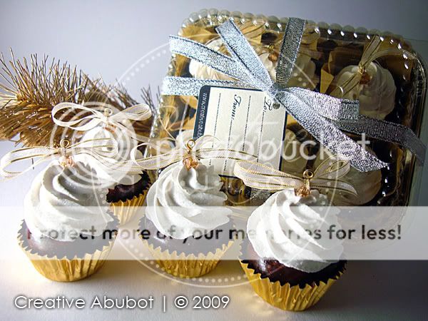 Mini_Cupcake_Ornaments_04_by_Creati.jpg