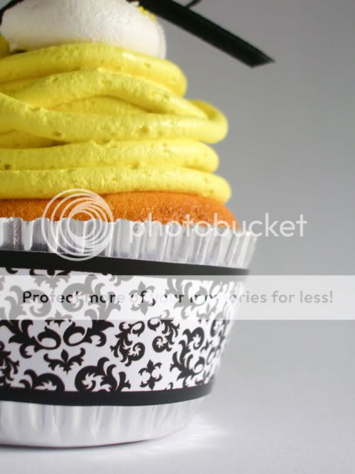 Mont_Blanc_Faux_Cupcake___03_by_Cre.jpg