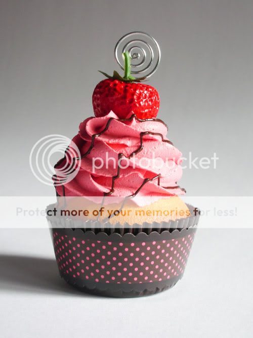 Strawberry_Faux_Cupcake___02_by_Cre.jpg