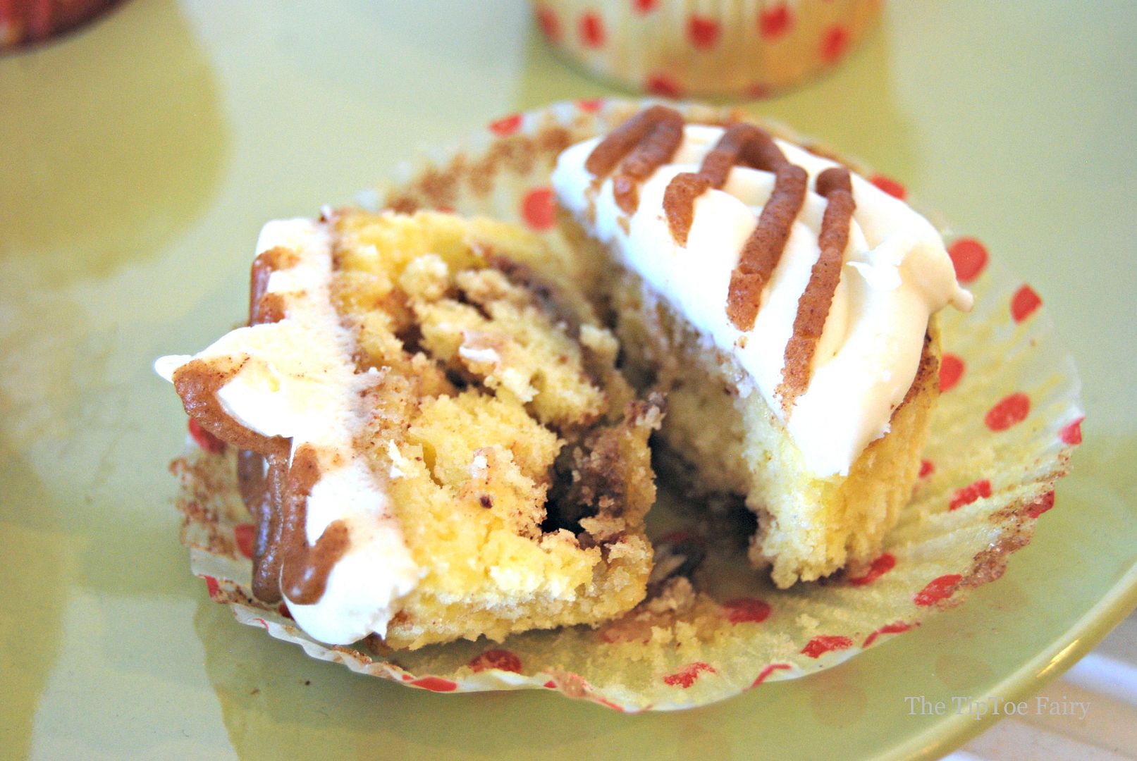 Cinnamon Roll Cupcakes