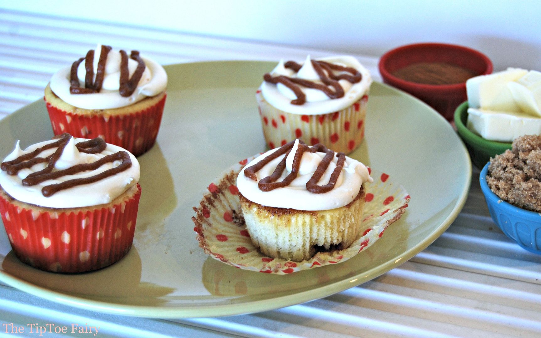 Cinnamon Roll Cupcakes