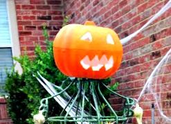 Easy Halloween Outdoor Decor: Little Miss Pumpkin Head | The TipToe Fairy