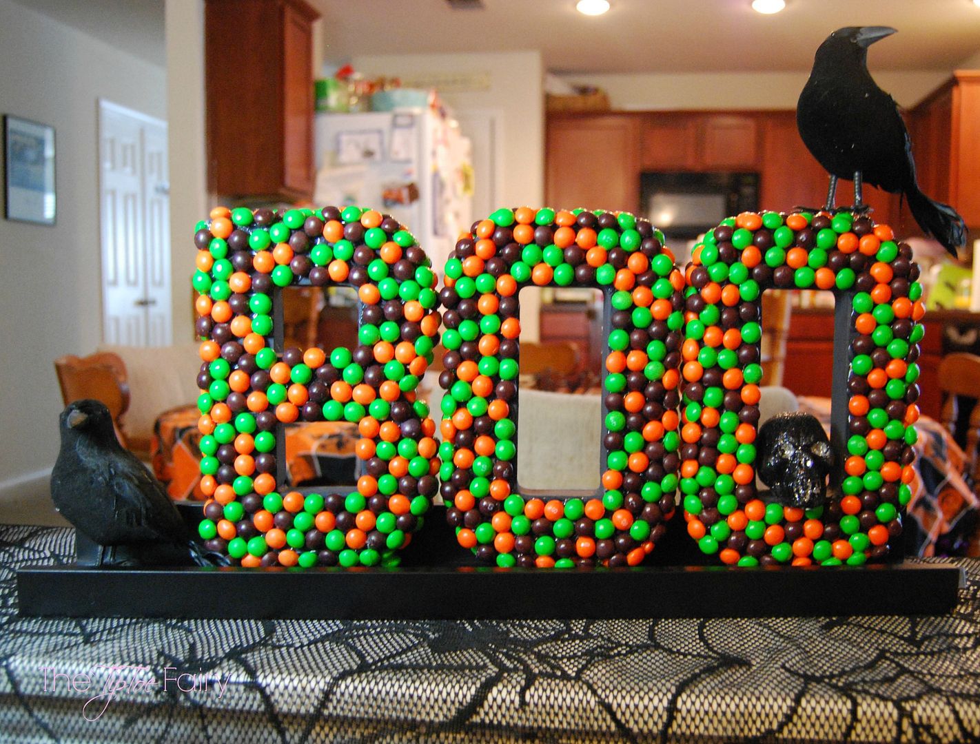 Halloween Letter Art Tutorial with Skittles Candy | The TipToe Fairy A fun DIY Halloween Decor featuring Skittles candies! You can totally make this! @SamsClub #SweetOrTreat #cbias #shop #candycrafting #tutorial #halloweendecor #halloween #halloweenDIY #DIY #ikeahack