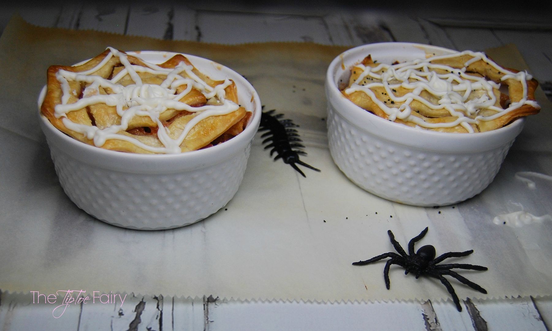 Make Spider Web Mini Peach Cobblers with spider web cookie cutters | The TipToeFairy #halloweentreats #halloweenrecipes #peachrecipes #peachcobbler