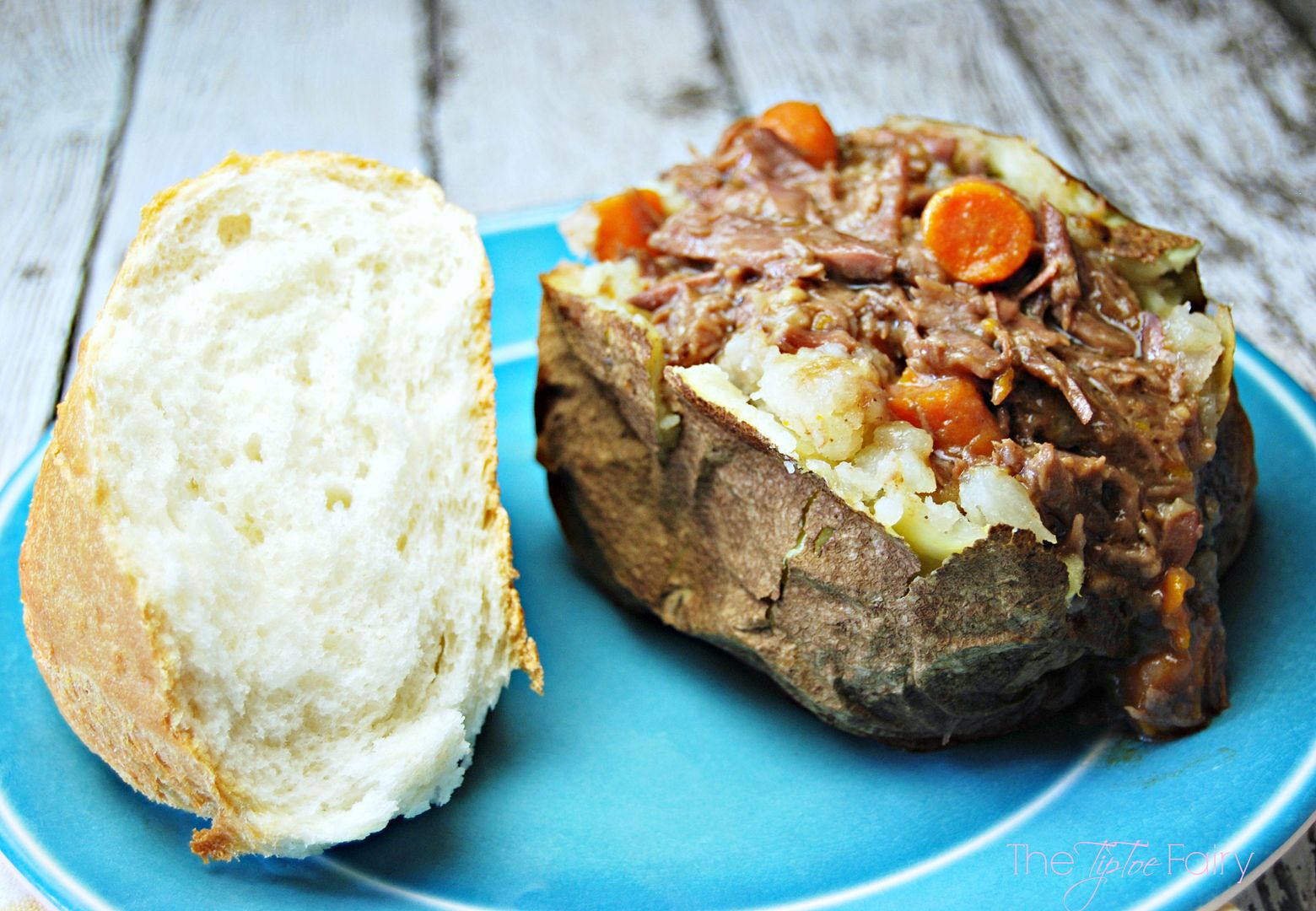 Slow Cooker Short Ribs Over Baked Potatoes | The TipToe Fairy #Labels4Edu  #shop #slowcookerecipes #beefrecipes