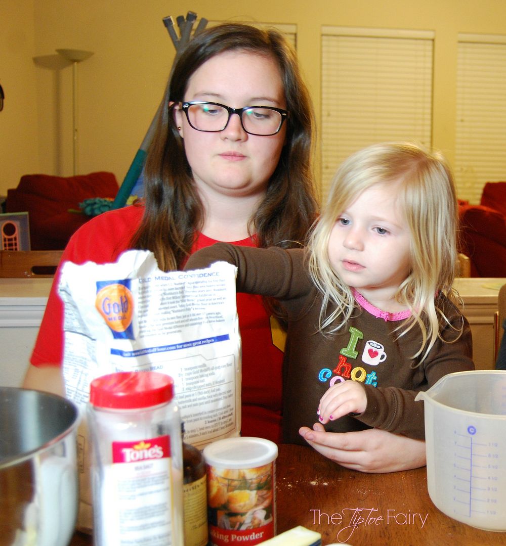 Check out Hallmark's toys and gifts @Walmart like this Bake Like an Elf baking kit and rolling cookie cutter. We had so much fun making cookies with these | The TipToe Fairy #NorthpoleFun #shop