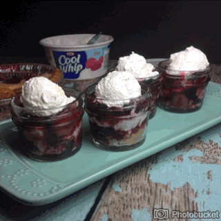 The Upside Down Berry Pie Parfait - Mrs. Smith Pie and Cool Whip - no one will ever know it wasn't homemade! Perfect for the holidays | The TipToeFairy #ThankfullySweet #ad #masonjars