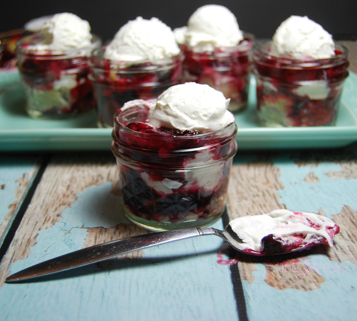 The Upside Down Berry Pie Parfait - Mrs. Smith Pie and Cool Whip - no one will ever know it wasn't homemade! Perfect for the holidays | The TipToeFairy #ThankfullySweet #ad #masonjars