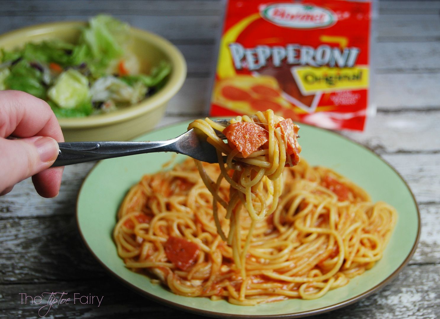 One Pot Pizza Pasta with Hormel Pepperoni. A super easy weeknight meal recipe when you're too busy to make dinner! | The TipToe Fairy #PepItUp #ad #pasta
