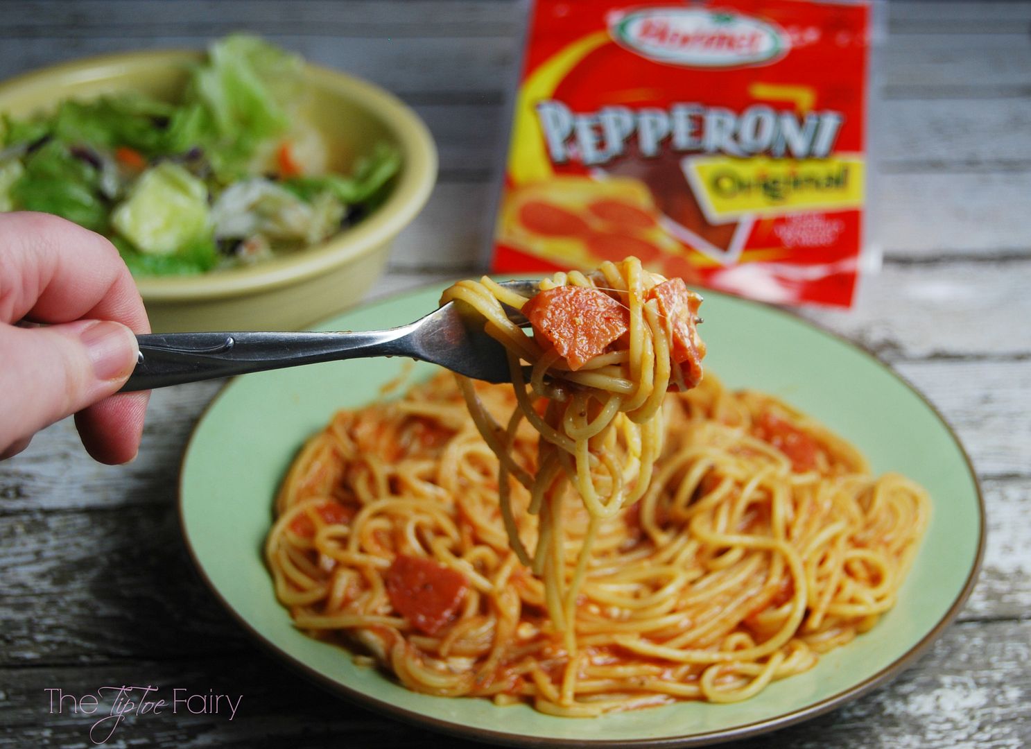 One Pot Pizza Pasta with Hormel Pepperoni. A super easy weeknight meal recipe when you're too busy to make dinner! | The TipToe Fairy #PepItUp #ad #pasta