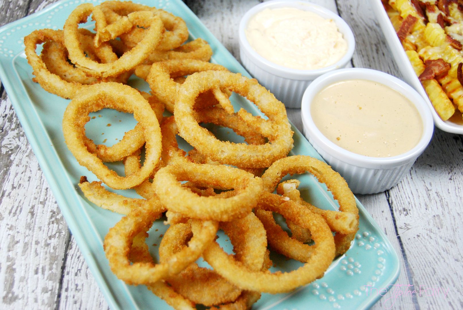 Alexia Onion Rings with Garlic Cheddar Dip and Pickle Dip! | The TipToe Fairy #GameTimeGrub #ad