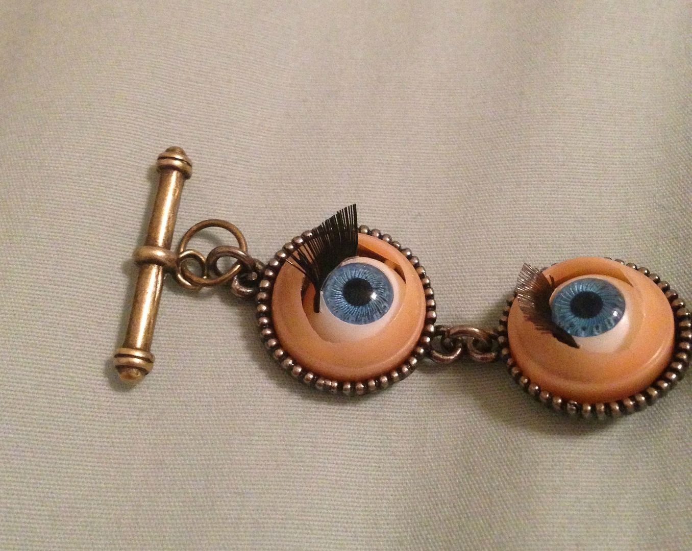 Baby Doll Eyes Bracelet | The TipToe Fairy #tutorial #jewelry #bracelettutorial