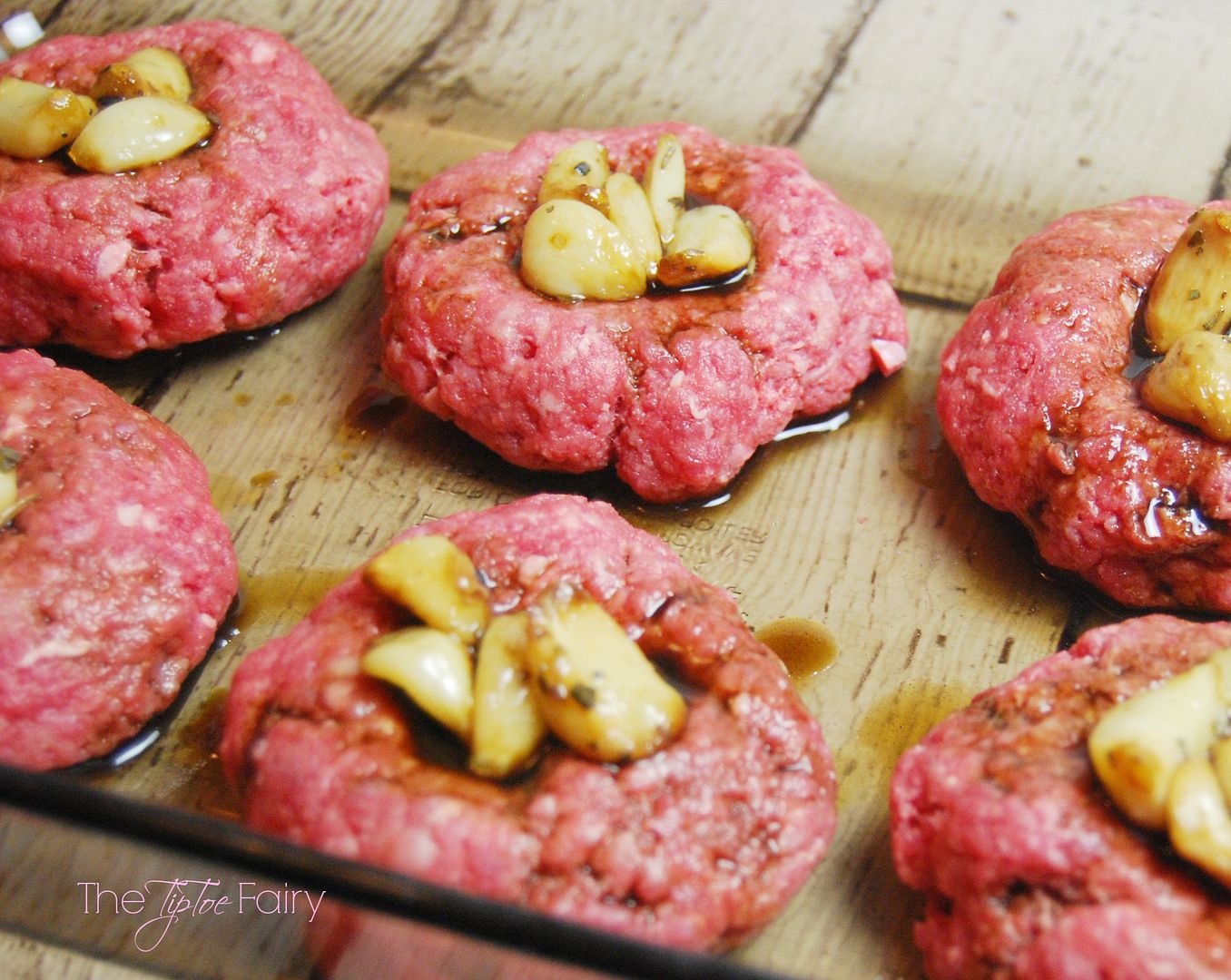 Cheddar Garlic Meatball Sliders | The TipToe Fairy