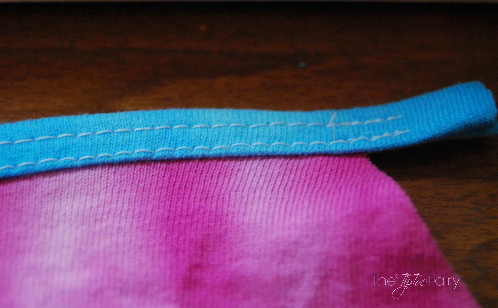 Sewing Tutorial for Knit Binding | The TipToe Fairy #sewingtutorial #tutorial #knitsewing #knitbinding