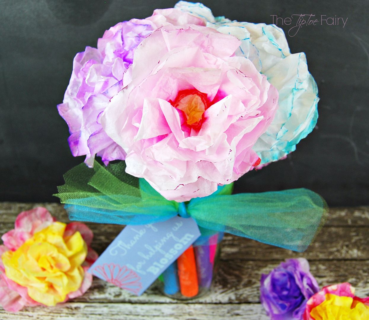 Coffee Filter Flower Pen Bouquet | The TipToe Fairy #InspireStudents #TeachersChangeLives #pmedia #ad #tutorial #teachergifts #crafts